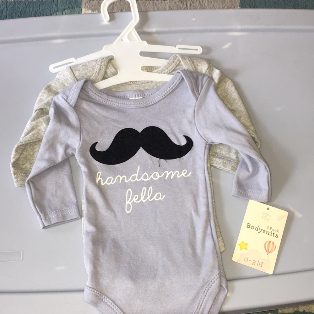 2 baby long sleeves onesies